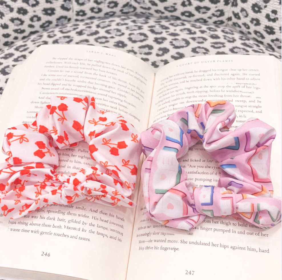 Book Cherry Bomb Scrunchie